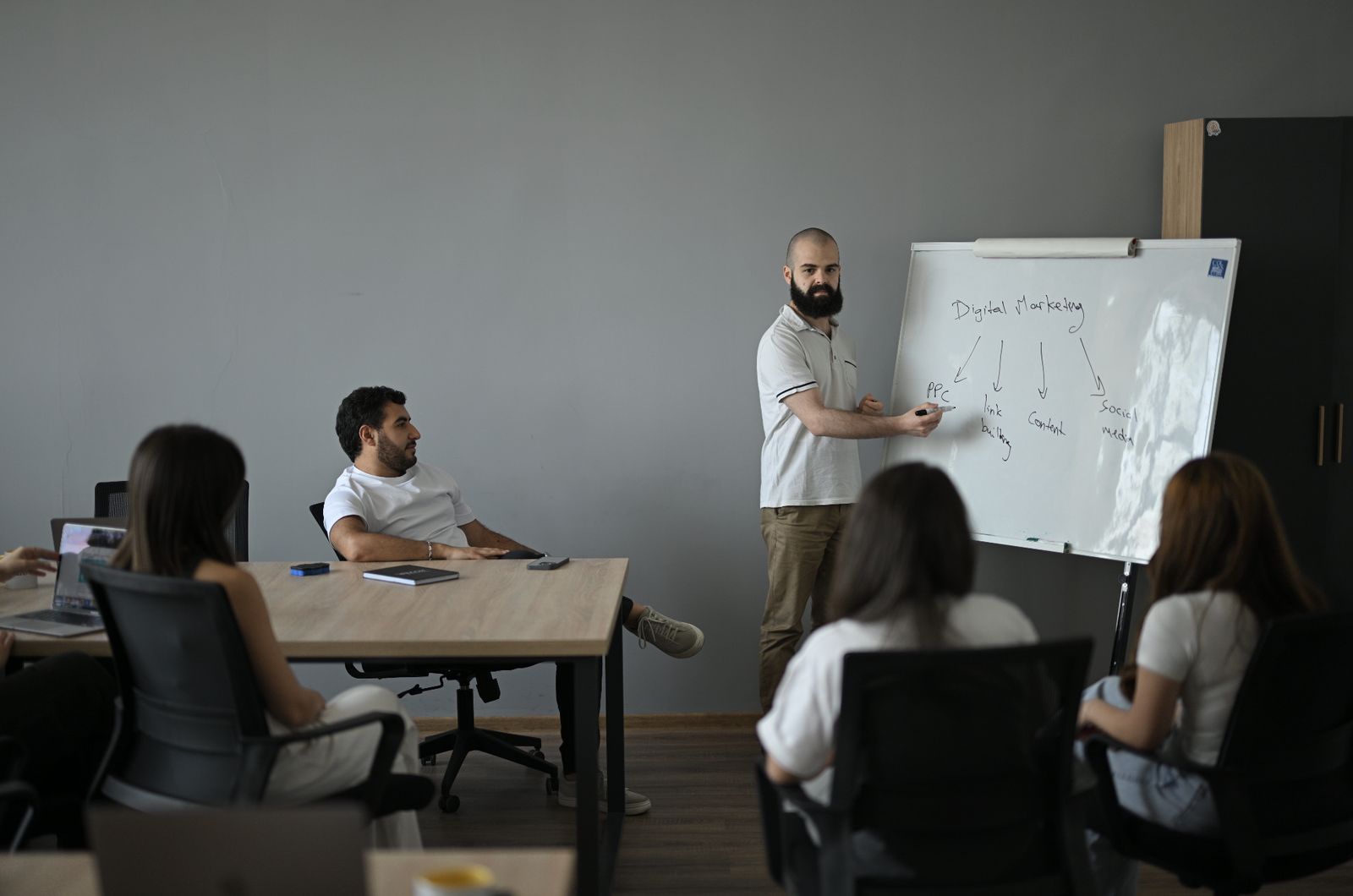 Website analytics and organic traffic growth visualization